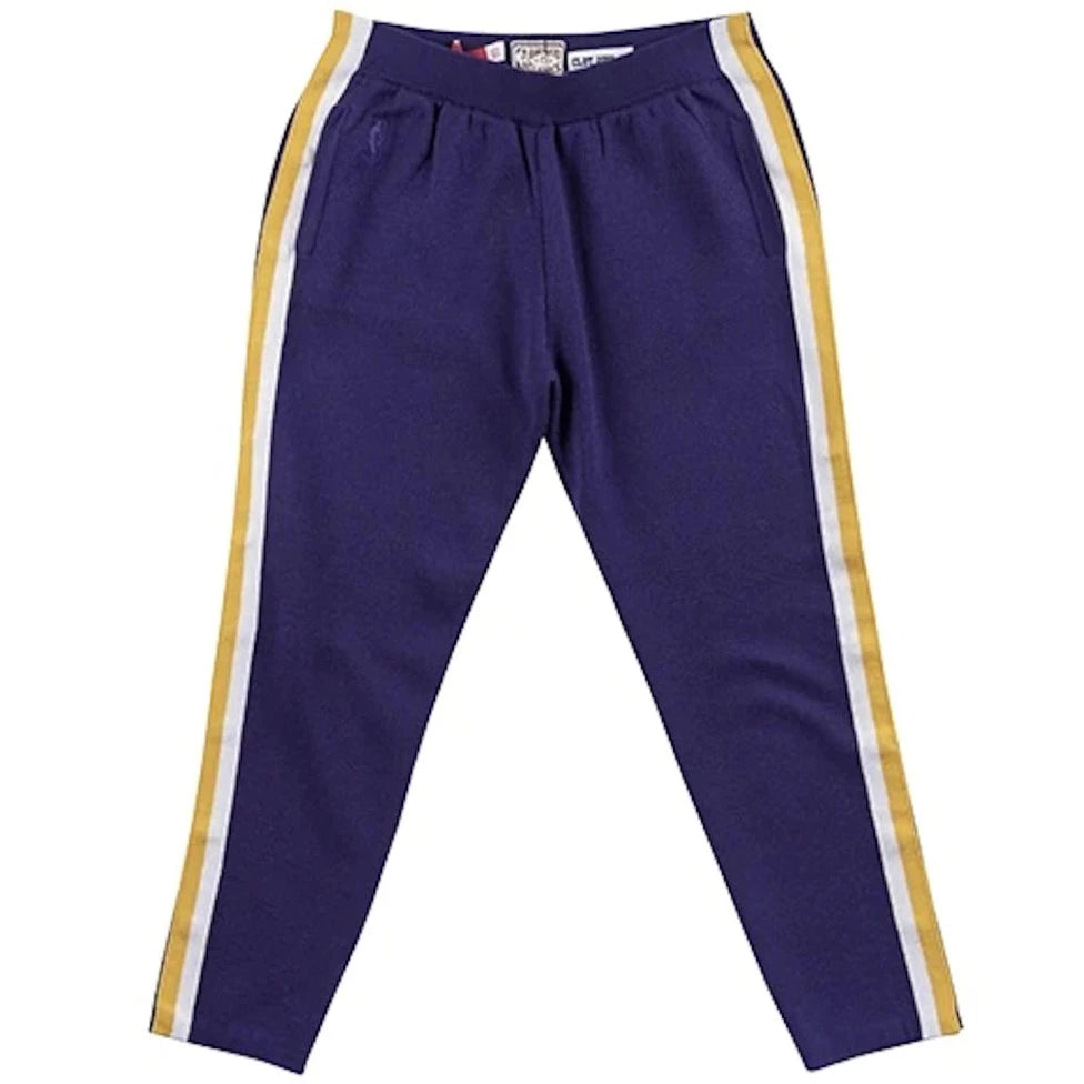 Lakers warm sales up sweater